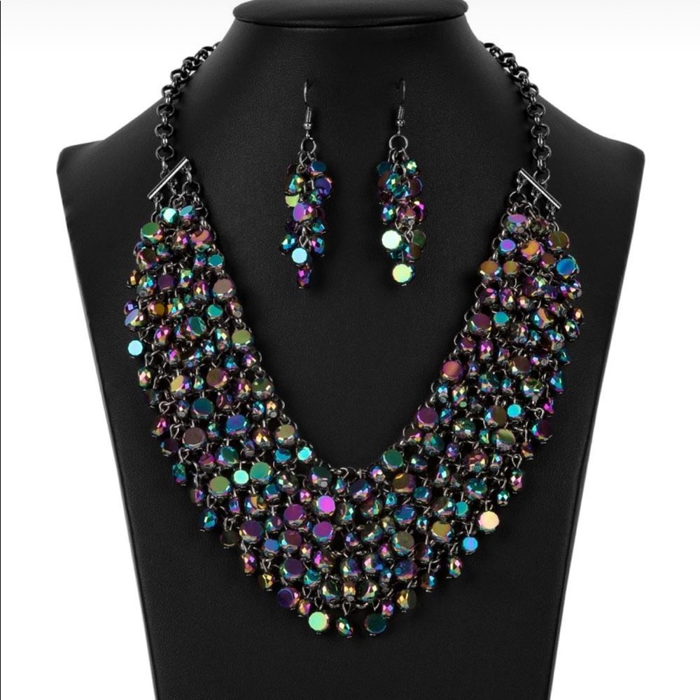 Necklace and earrings set
